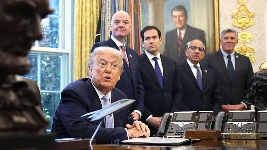 安迪·伯纳姆:吉安尼·因凡蒂诺是领导国际足联的"错误人选"
